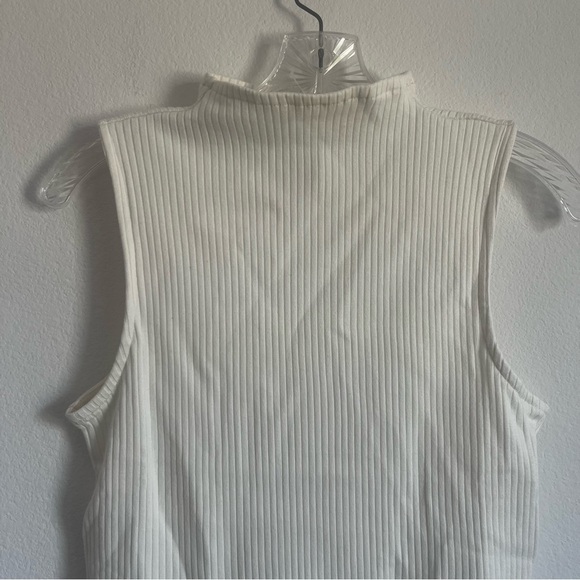 Madewell Side-Slit Mockneck Tank in Lighthouse Size: S, NWT - Picture 4 of 12